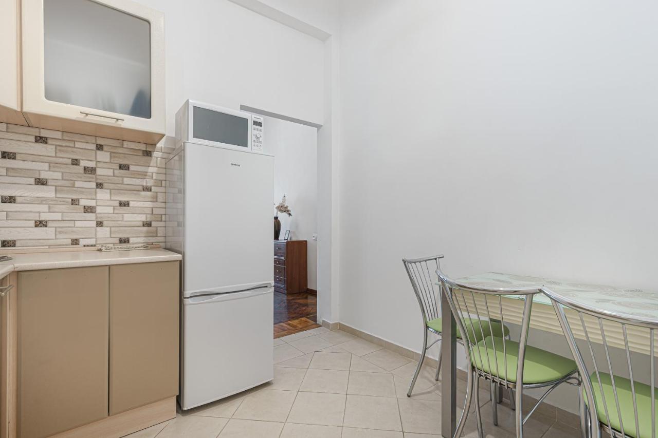 Nice Apartment In The City Center Odesa Exterior photo