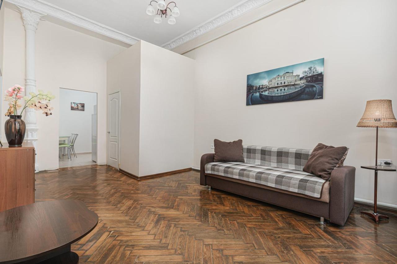 Nice Apartment In The City Center Odesa Exterior photo