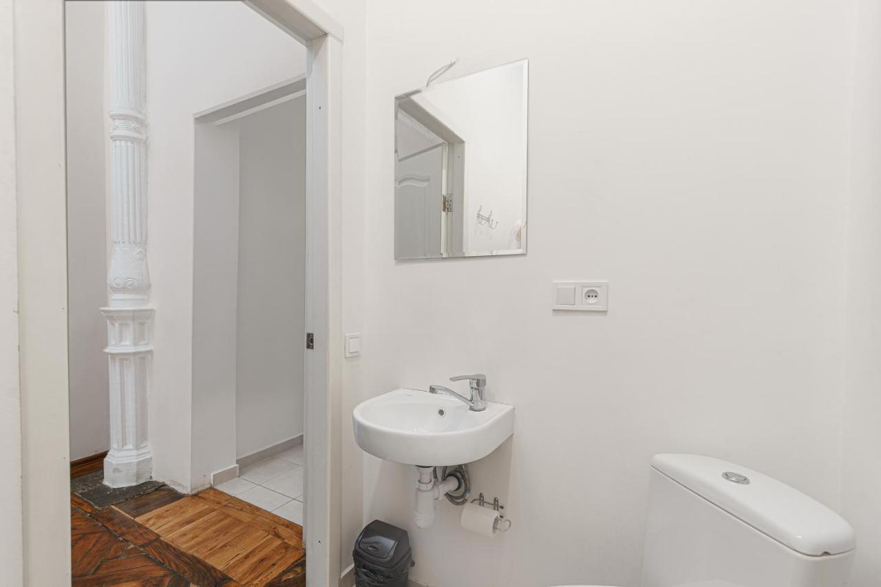 Nice Apartment In The City Center Odesa Exterior photo