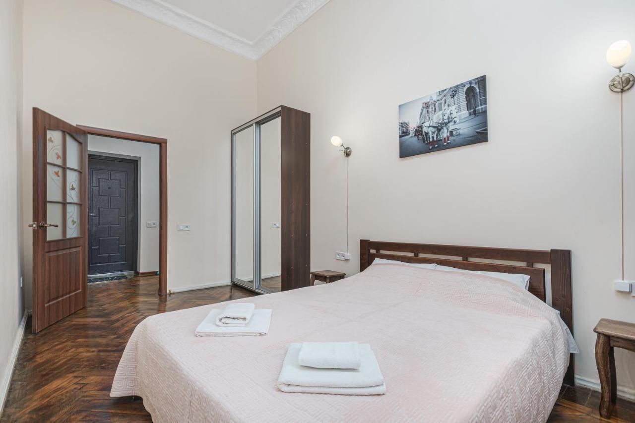 Nice Apartment In The City Center Odesa Exterior photo