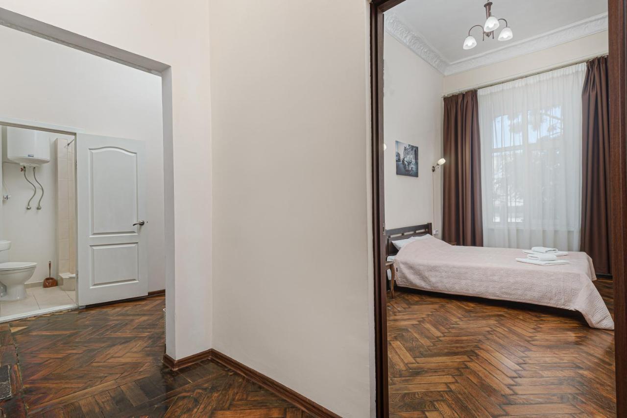 Nice Apartment In The City Center Odesa Exterior photo